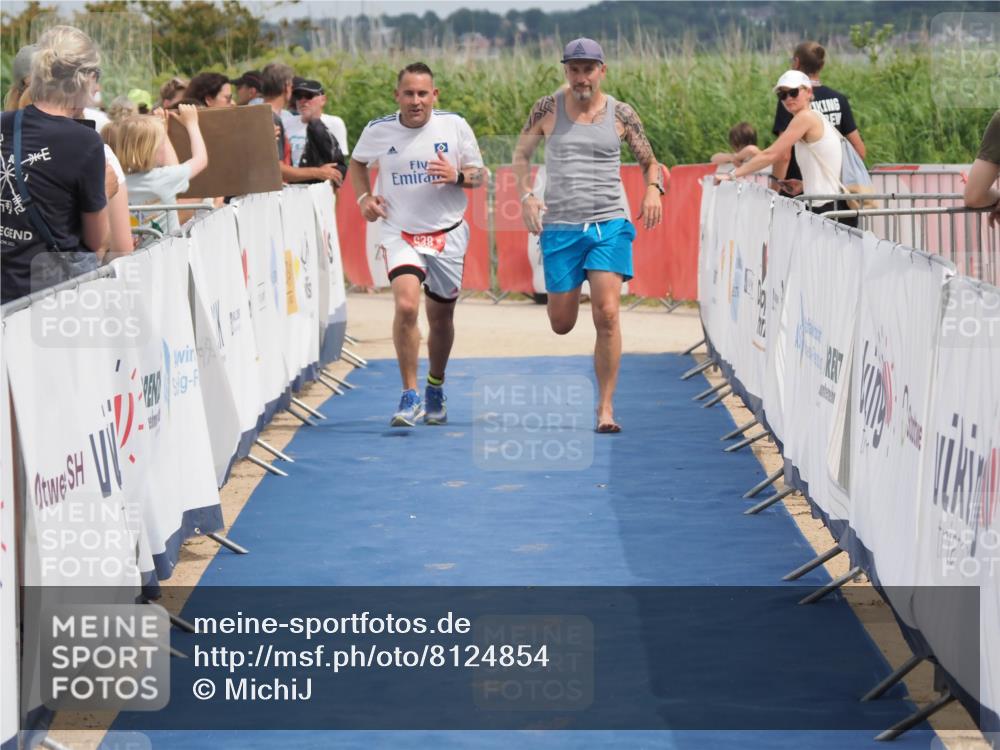 22.06.2025 - Viking Triathlon MichiJ http://msf.ph/oto/8124854 22.06.2025 15:15:21 Ziel 374, 638 meine-sportfotos.de