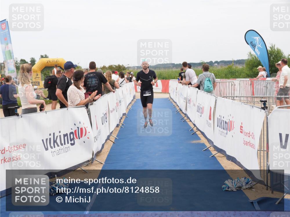 22.06.2025 - Viking Triathlon MichiJ http://msf.ph/oto/8124858 22.06.2025 15:19:28 Ziel 358 meine-sportfotos.de