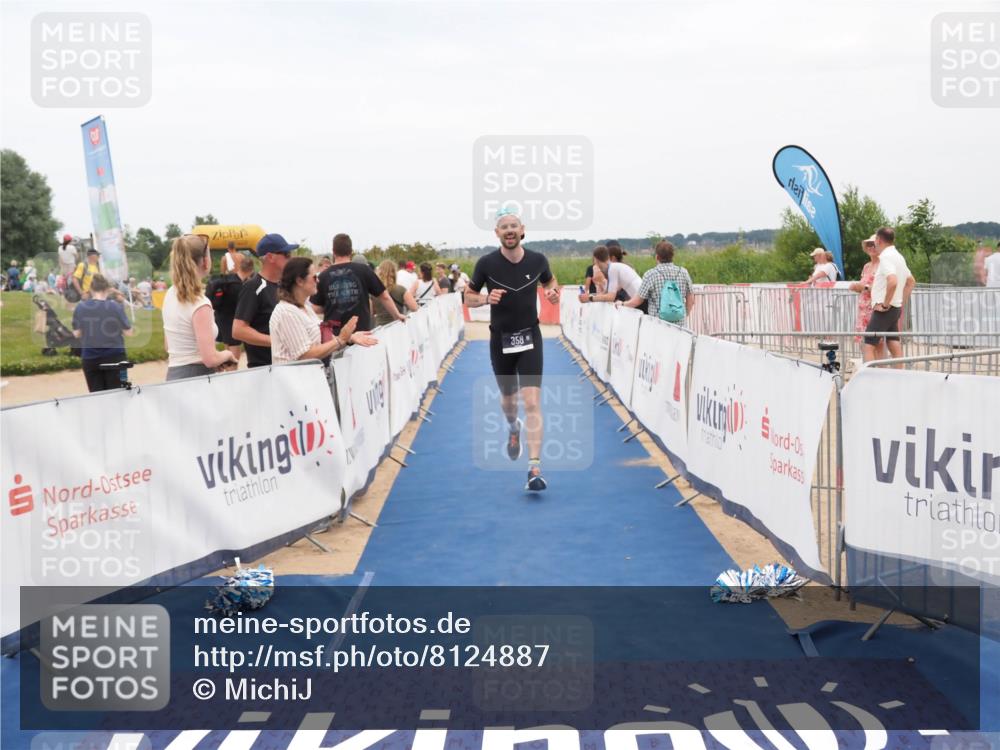 22.06.2025 - Viking Triathlon MichiJ http://msf.ph/oto/8124887 22.06.2025 15:19:29 Ziel 358 meine-sportfotos.de