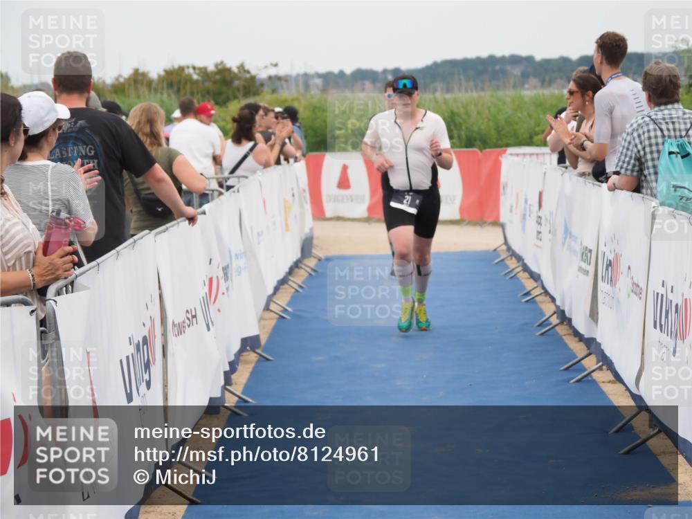22.06.2025 - Viking Triathlon MichiJ http://msf.ph/oto/8124961 22.06.2025 15:19:34 Ziel 21, 358, 387 meine-sportfotos.de