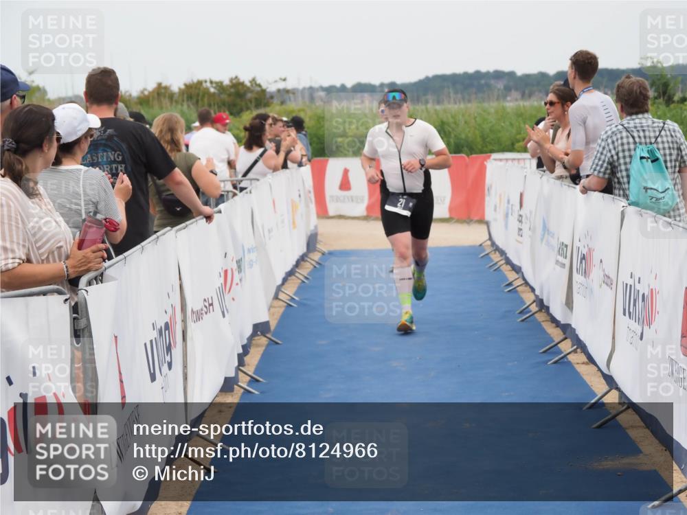 22.06.2025 - Viking Triathlon MichiJ http://msf.ph/oto/8124966 22.06.2025 15:19:34 Ziel 21, 358, 387 meine-sportfotos.de