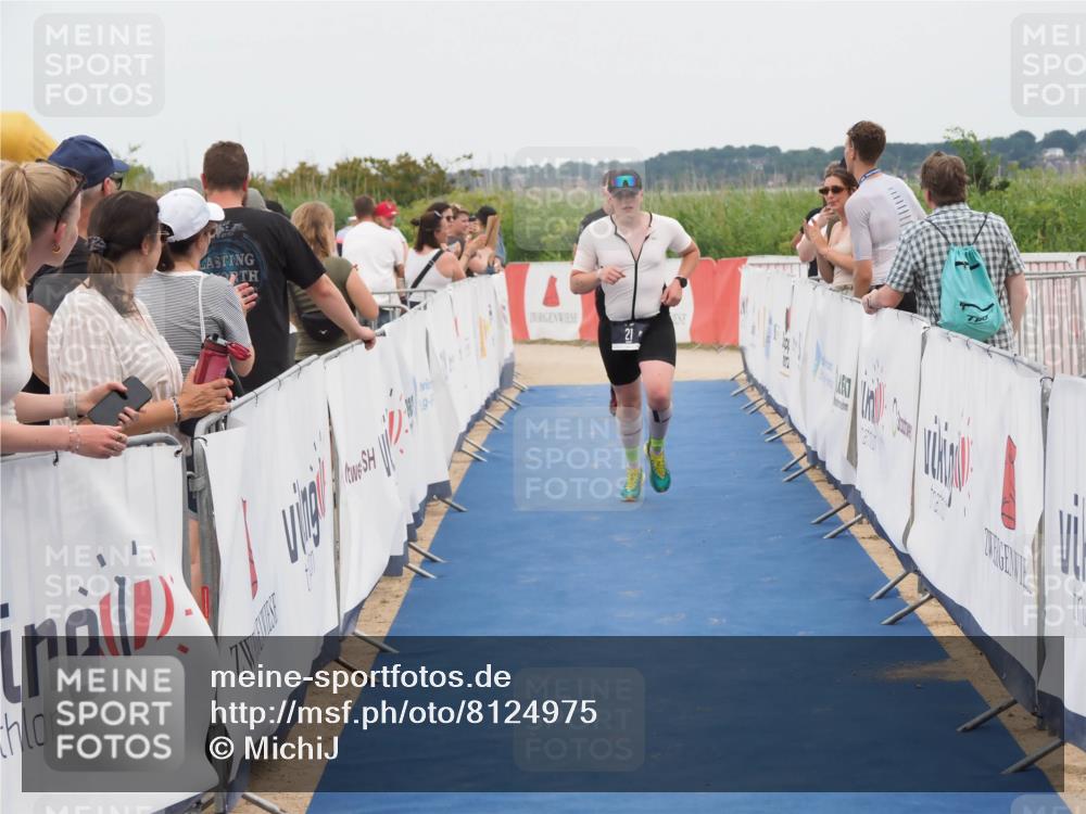 22.06.2025 - Viking Triathlon MichiJ http://msf.ph/oto/8124975 22.06.2025 15:19:34 Ziel 21, 358, 387 meine-sportfotos.de