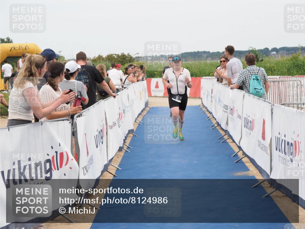 22.06.2025 - Viking Triathlon MichiJ http://msf.ph/oto/8124986 22.06.2025 15:19:35 Ziel 21, 387 meine-sportfotos.de