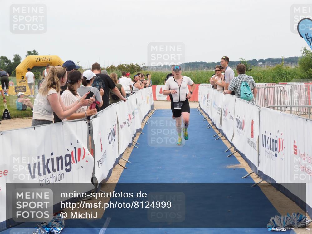 22.06.2025 - Viking Triathlon MichiJ http://msf.ph/oto/8124999 22.06.2025 15:19:35 Ziel 21, 387 meine-sportfotos.de