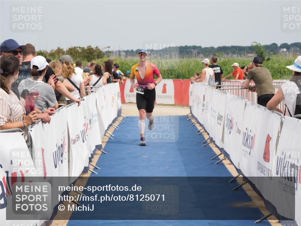 22.06.2025 - Viking Triathlon MichiJ http://msf.ph/oto/8125071 22.06.2025 15:15:44 Ziel 554 meine-sportfotos.de