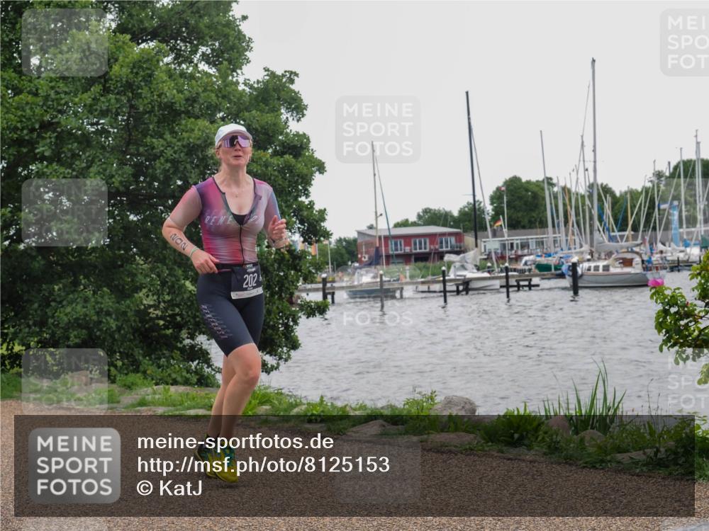 22.06.2025 - Viking Triathlon KatJ http://msf.ph/oto/8125153 22.06.2025 15:27:01 Laufen 202 meine-sportfotos.de