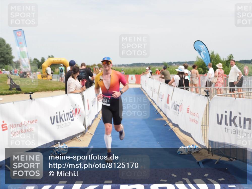22.06.2025 - Viking Triathlon MichiJ http://msf.ph/oto/8125170 22.06.2025 15:15:47 Ziel 554 meine-sportfotos.de