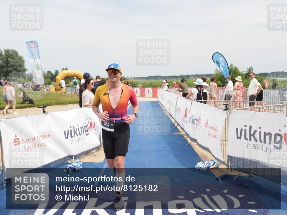 22.06.2025 - Viking Triathlon MichiJ http://msf.ph/oto/8125182 22.06.2025 15:15:47 Ziel 554 meine-sportfotos.de