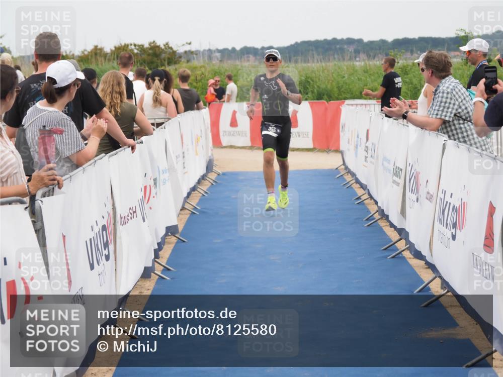 22.06.2025 - Viking Triathlon MichiJ http://msf.ph/oto/8125580 22.06.2025 15:20:58 Ziel 356 meine-sportfotos.de