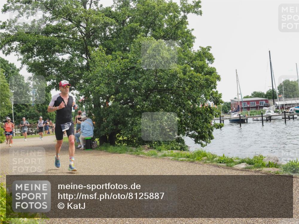 22.06.2025 - Viking Triathlon KatJ http://msf.ph/oto/8125887 22.06.2025 13:45:11 Laufen 207 meine-sportfotos.de