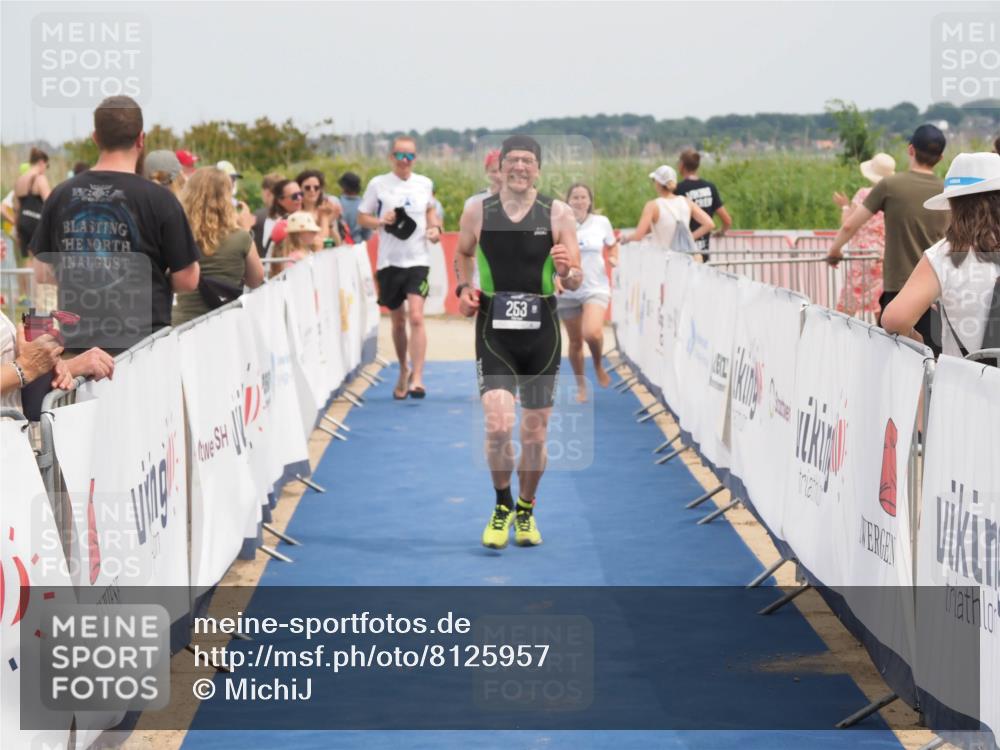 22.06.2025 - Viking Triathlon MichiJ http://msf.ph/oto/8125957 22.06.2025 15:17:10 Ziel 253, 657 meine-sportfotos.de