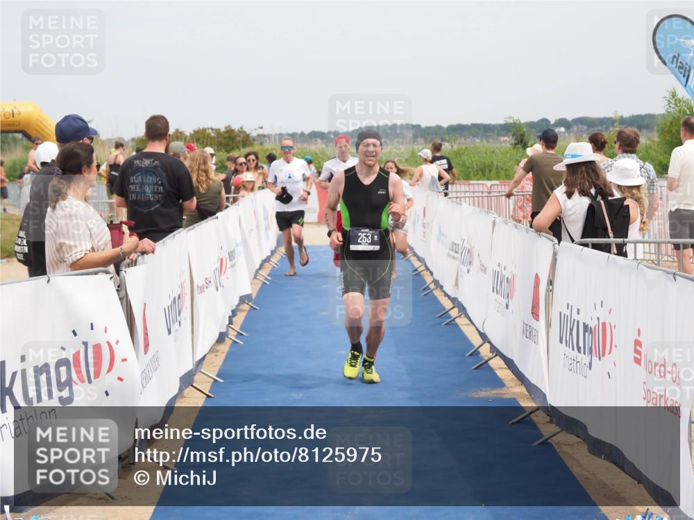 22.06.2025 - Viking Triathlon MichiJ http://msf.ph/oto/8125975 22.06.2025 15:17:11 Ziel 253, 657 meine-sportfotos.de