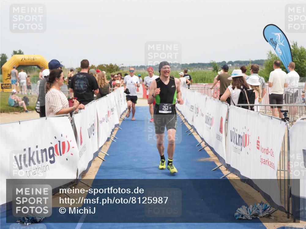 22.06.2025 - Viking Triathlon MichiJ http://msf.ph/oto/8125987 22.06.2025 15:17:11 Ziel 253, 657 meine-sportfotos.de