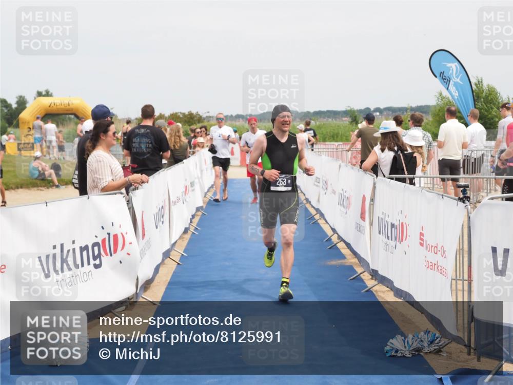 22.06.2025 - Viking Triathlon MichiJ http://msf.ph/oto/8125991 22.06.2025 15:17:11 Ziel 253, 657 meine-sportfotos.de
