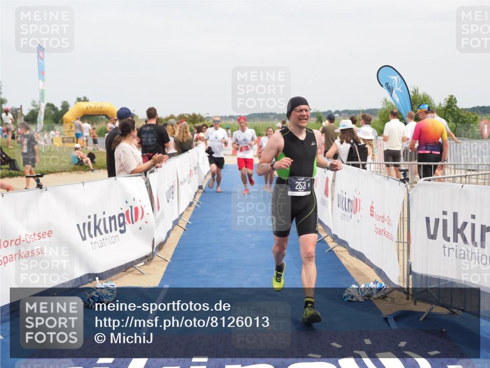 22.06.2025 - Viking Triathlon MichiJ http://msf.ph/oto/8126013 22.06.2025 15:17:12 Ziel 253, 657 meine-sportfotos.de