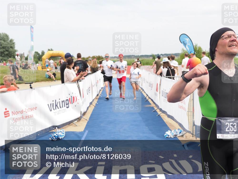 22.06.2025 - Viking Triathlon MichiJ http://msf.ph/oto/8126039 22.06.2025 15:17:13 Ziel 253, 657 meine-sportfotos.de