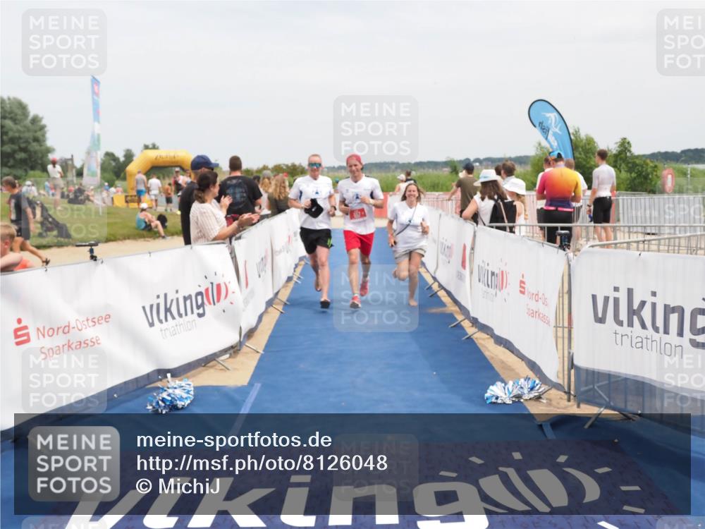 22.06.2025 - Viking Triathlon MichiJ http://msf.ph/oto/8126048 22.06.2025 15:17:13 Ziel 253, 657 meine-sportfotos.de