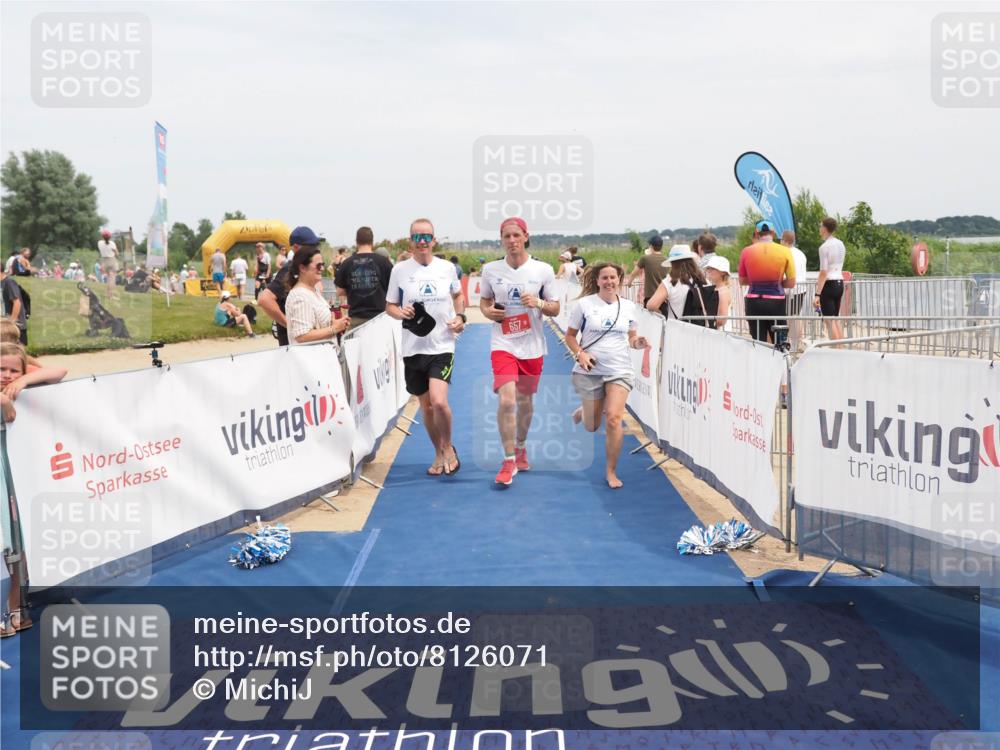 22.06.2025 - Viking Triathlon MichiJ http://msf.ph/oto/8126071 22.06.2025 15:17:14 Ziel 253, 657 meine-sportfotos.de