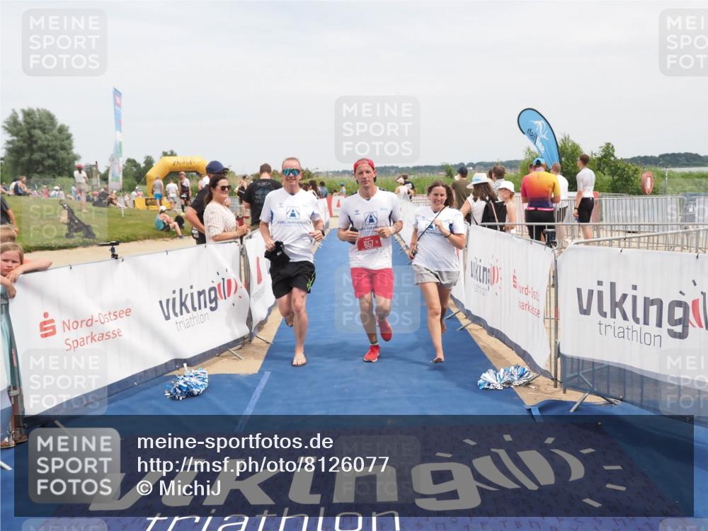 22.06.2025 - Viking Triathlon MichiJ http://msf.ph/oto/8126077 22.06.2025 15:17:14 Ziel 253, 657 meine-sportfotos.de