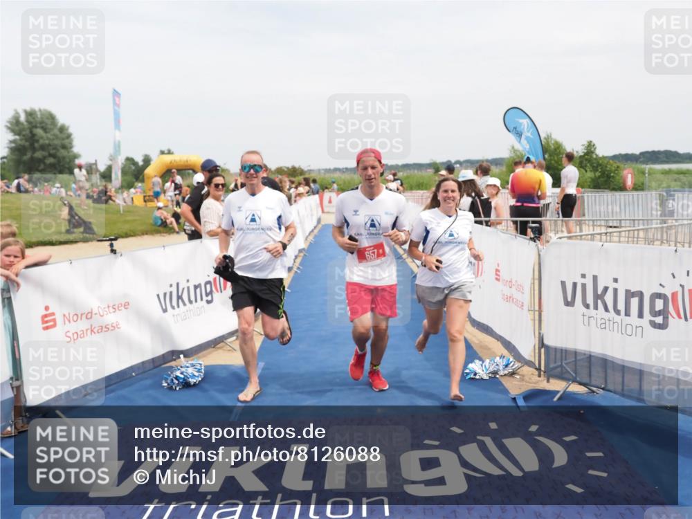 22.06.2025 - Viking Triathlon MichiJ http://msf.ph/oto/8126088 22.06.2025 15:17:14 Ziel 253, 657 meine-sportfotos.de