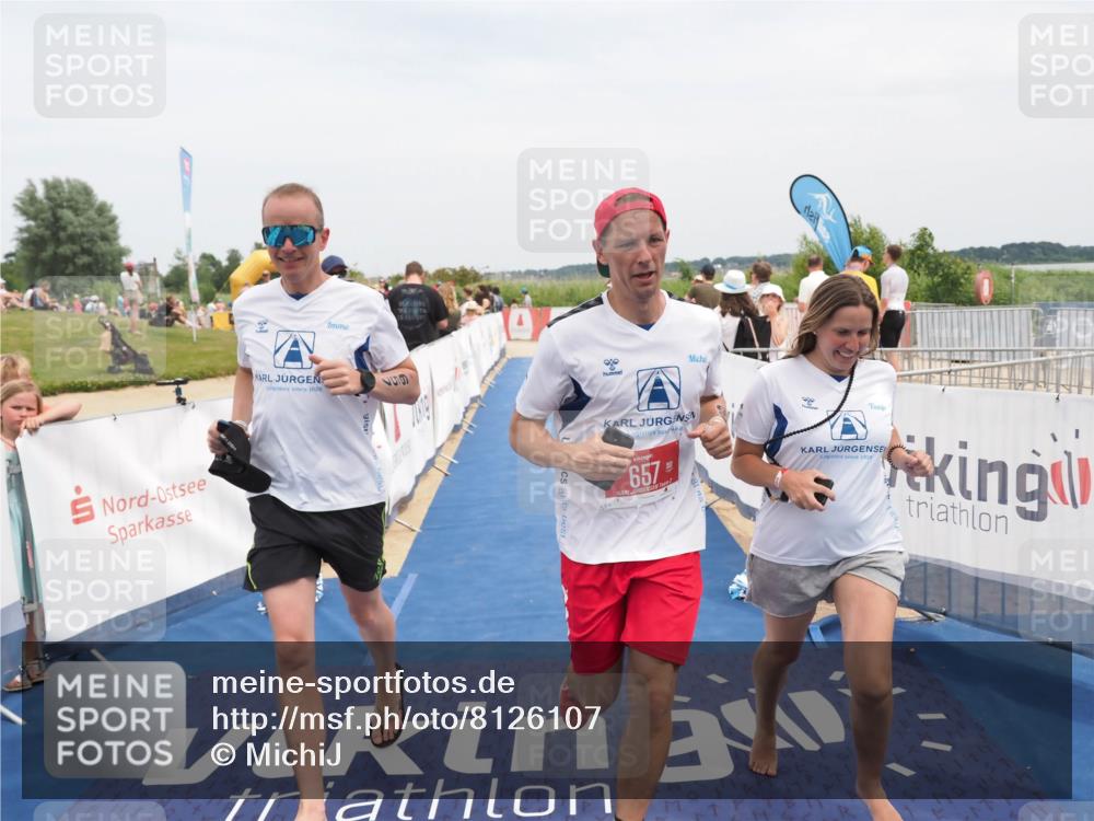 22.06.2025 - Viking Triathlon MichiJ http://msf.ph/oto/8126107 22.06.2025 15:17:15 Ziel 253, 657 meine-sportfotos.de