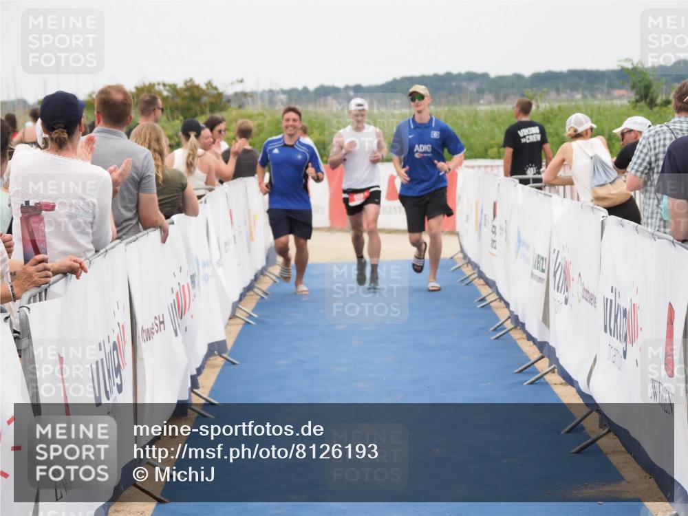 22.06.2025 - Viking Triathlon MichiJ http://msf.ph/oto/8126193 22.06.2025 15:22:52 Ziel 658 meine-sportfotos.de