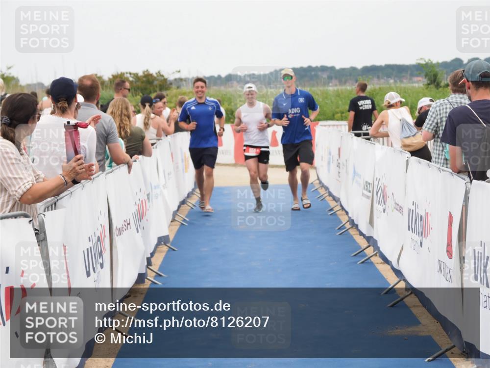 22.06.2025 - Viking Triathlon MichiJ http://msf.ph/oto/8126207 22.06.2025 15:22:52 Ziel 658 meine-sportfotos.de