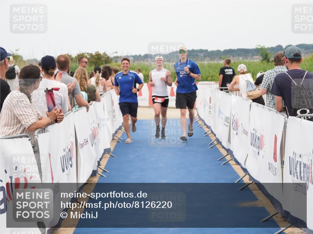 22.06.2025 - Viking Triathlon MichiJ http://msf.ph/oto/8126220 22.06.2025 15:22:53 Ziel 658 meine-sportfotos.de