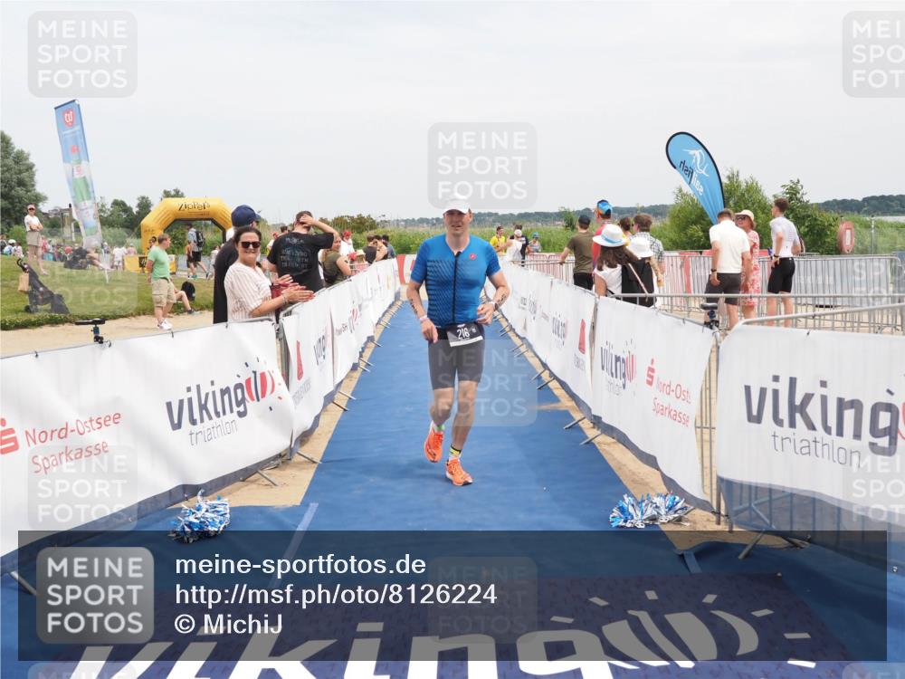 22.06.2025 - Viking Triathlon MichiJ http://msf.ph/oto/8126224 22.06.2025 15:17:33 Ziel 216 meine-sportfotos.de
