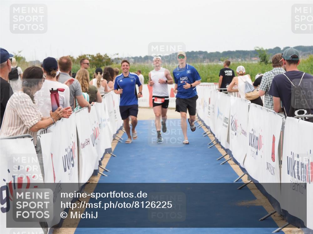 22.06.2025 - Viking Triathlon MichiJ http://msf.ph/oto/8126225 22.06.2025 15:22:53 Ziel 658 meine-sportfotos.de