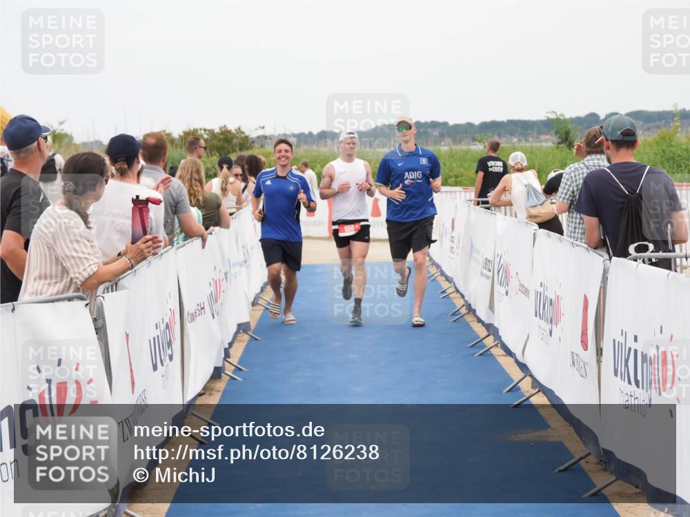 22.06.2025 - Viking Triathlon MichiJ http://msf.ph/oto/8126238 22.06.2025 15:22:53 Ziel 658 meine-sportfotos.de