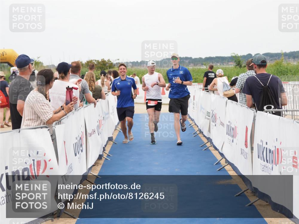 22.06.2025 - Viking Triathlon MichiJ http://msf.ph/oto/8126245 22.06.2025 15:22:54 Ziel 658 meine-sportfotos.de
