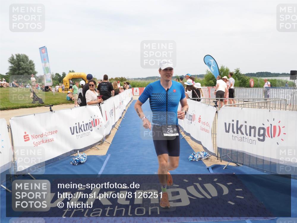 22.06.2025 - Viking Triathlon MichiJ http://msf.ph/oto/8126251 22.06.2025 15:17:34 Ziel 216 meine-sportfotos.de