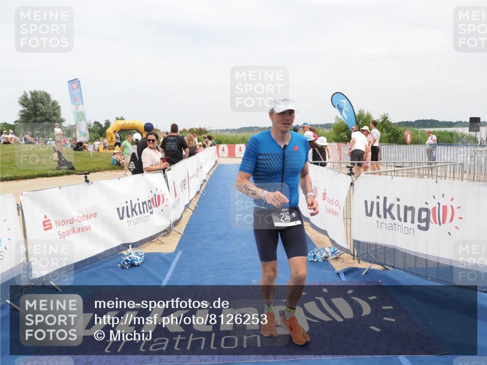 22.06.2025 - Viking Triathlon MichiJ http://msf.ph/oto/8126253 22.06.2025 15:17:34 Ziel 216 meine-sportfotos.de