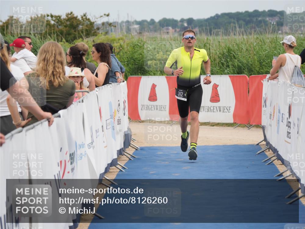 22.06.2025 - Viking Triathlon MichiJ http://msf.ph/oto/8126260 22.06.2025 15:17:54 Ziel 312 meine-sportfotos.de