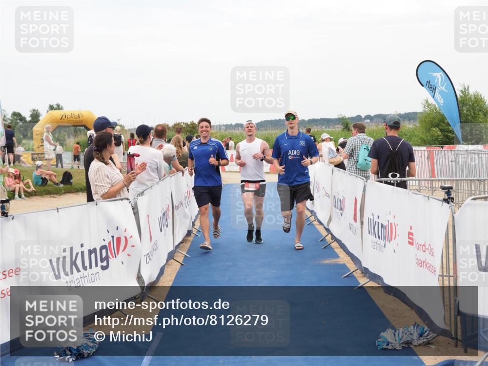 22.06.2025 - Viking Triathlon MichiJ http://msf.ph/oto/8126279 22.06.2025 15:22:55 Ziel 658 meine-sportfotos.de