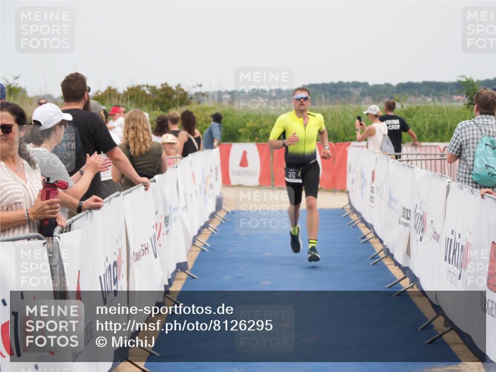 22.06.2025 - Viking Triathlon MichiJ http://msf.ph/oto/8126295 22.06.2025 15:17:56 Ziel 312 meine-sportfotos.de