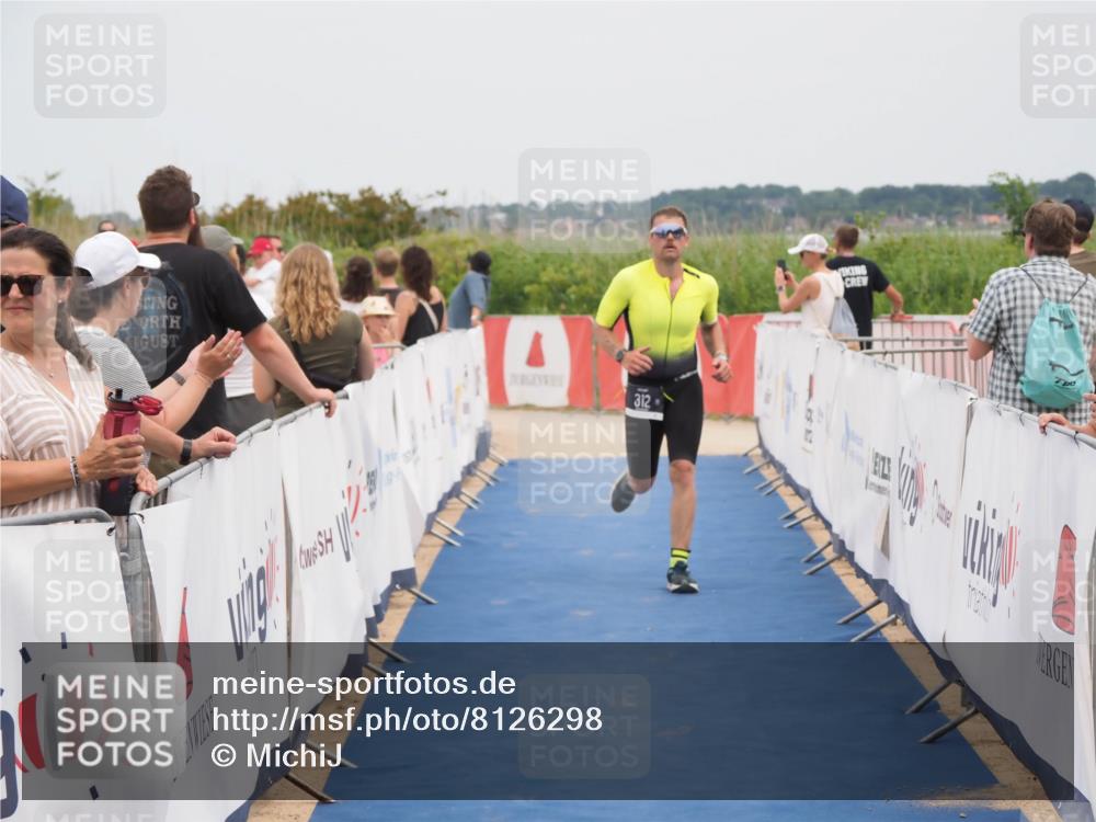 22.06.2025 - Viking Triathlon MichiJ http://msf.ph/oto/8126298 22.06.2025 15:17:56 Ziel 312 meine-sportfotos.de