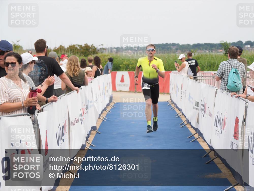 22.06.2025 - Viking Triathlon MichiJ http://msf.ph/oto/8126301 22.06.2025 15:17:56 Ziel 312 meine-sportfotos.de