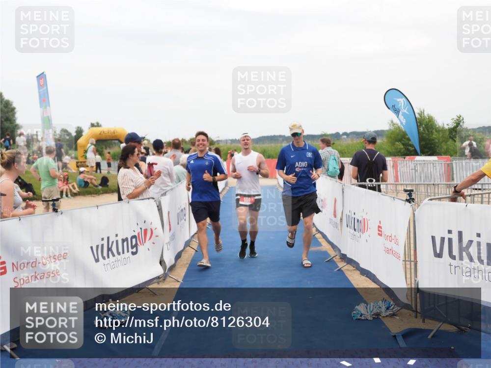 22.06.2025 - Viking Triathlon MichiJ http://msf.ph/oto/8126304 22.06.2025 15:22:56 Ziel 658 meine-sportfotos.de