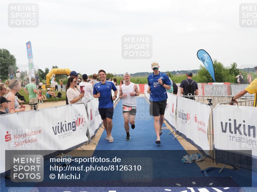 22.06.2025 - Viking Triathlon MichiJ http://msf.ph/oto/8126310 22.06.2025 15:22:56 Ziel 658 meine-sportfotos.de