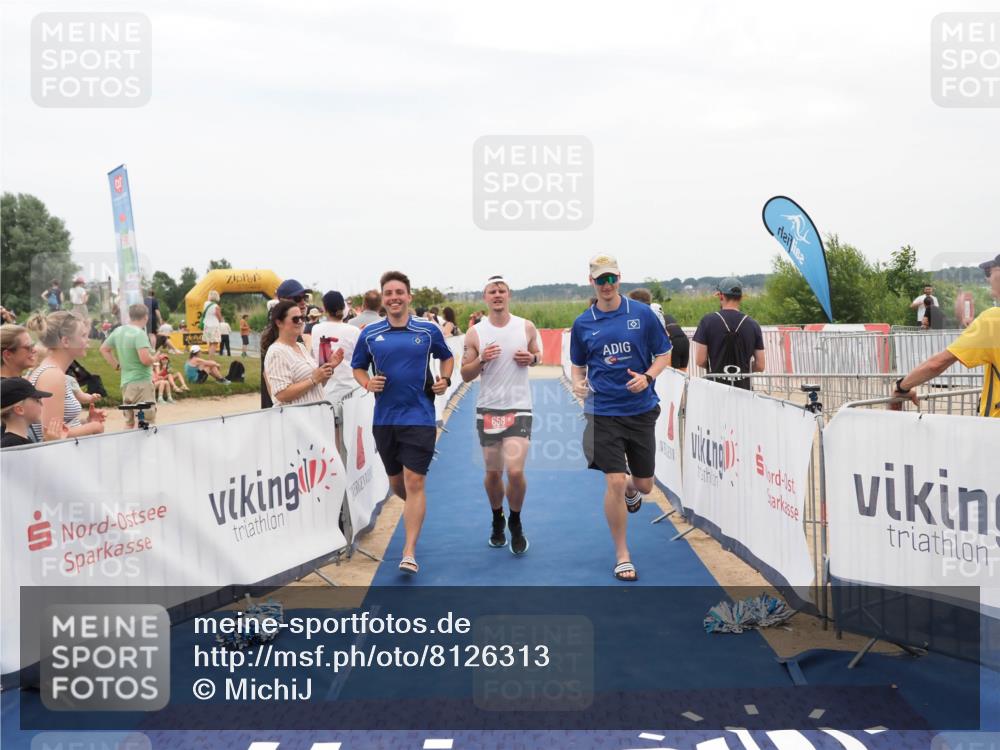 22.06.2025 - Viking Triathlon MichiJ http://msf.ph/oto/8126313 22.06.2025 15:22:56 Ziel 658 meine-sportfotos.de