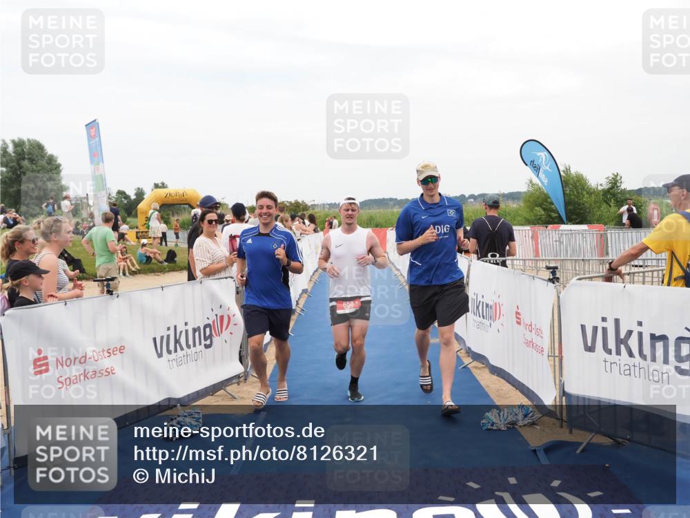 22.06.2025 - Viking Triathlon MichiJ http://msf.ph/oto/8126321 22.06.2025 15:22:56 Ziel 658 meine-sportfotos.de