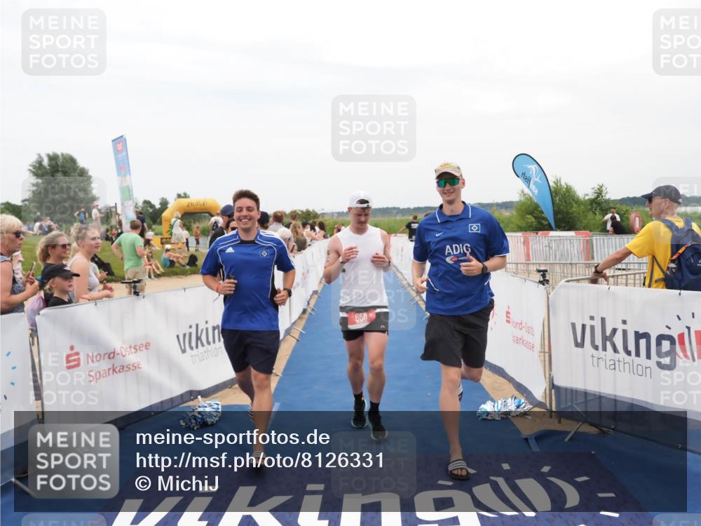 22.06.2025 - Viking Triathlon MichiJ http://msf.ph/oto/8126331 22.06.2025 15:22:57 Ziel 658 meine-sportfotos.de