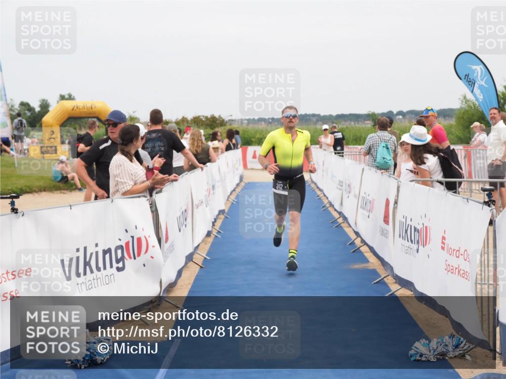 22.06.2025 - Viking Triathlon MichiJ http://msf.ph/oto/8126332 22.06.2025 15:17:57 Ziel 312 meine-sportfotos.de