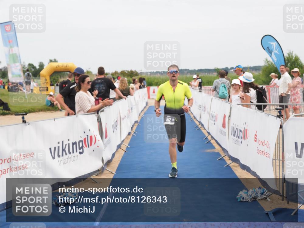 22.06.2025 - Viking Triathlon MichiJ http://msf.ph/oto/8126343 22.06.2025 15:17:58 Ziel 312 meine-sportfotos.de
