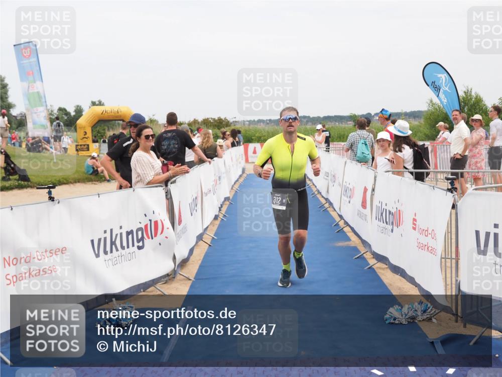 22.06.2025 - Viking Triathlon MichiJ http://msf.ph/oto/8126347 22.06.2025 15:17:58 Ziel 312 meine-sportfotos.de