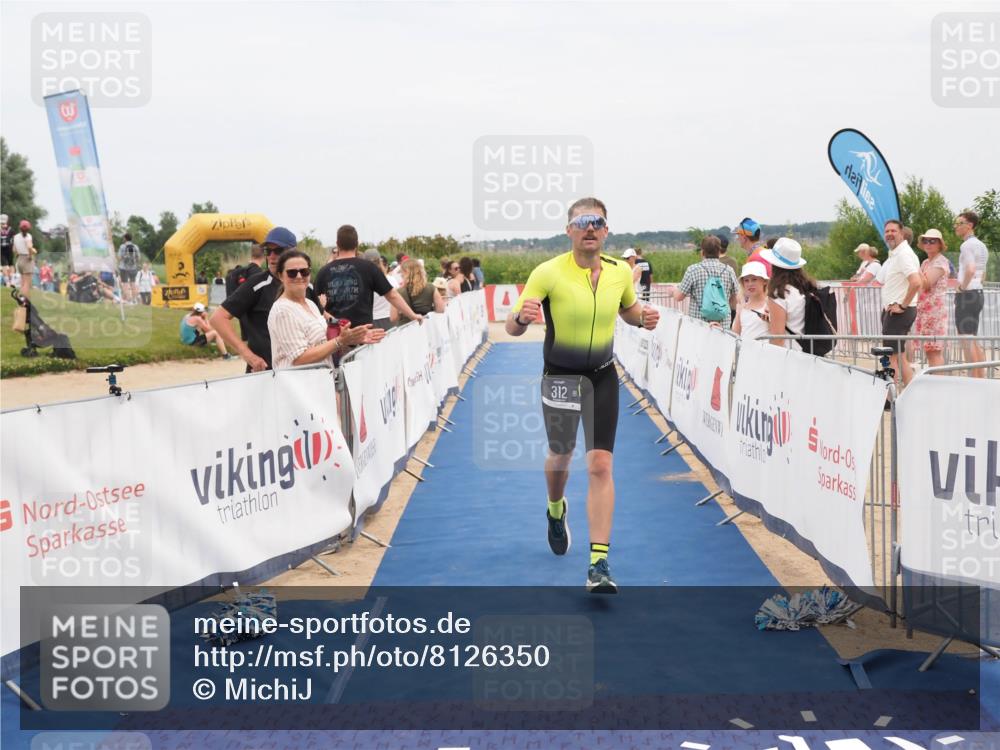 22.06.2025 - Viking Triathlon MichiJ http://msf.ph/oto/8126350 22.06.2025 15:17:58 Ziel 312 meine-sportfotos.de