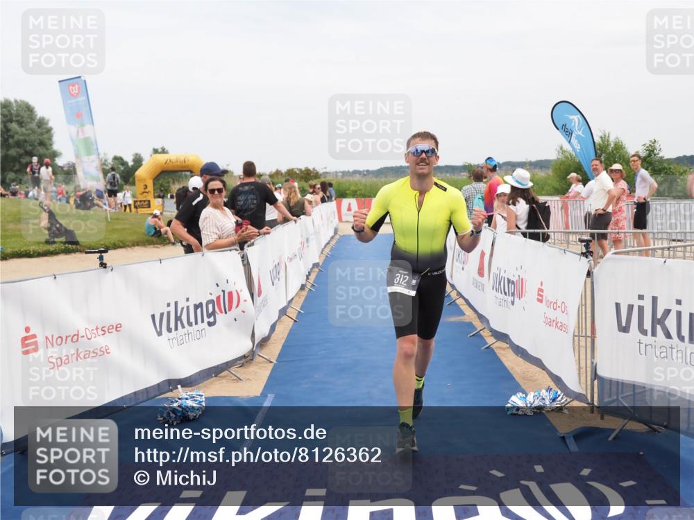 22.06.2025 - Viking Triathlon MichiJ http://msf.ph/oto/8126362 22.06.2025 15:17:58 Ziel 312 meine-sportfotos.de