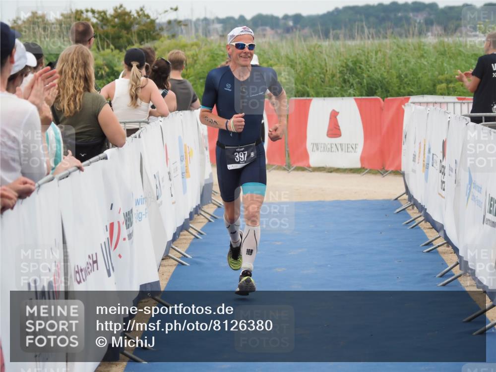 22.06.2025 - Viking Triathlon MichiJ http://msf.ph/oto/8126380 22.06.2025 15:23:12 Ziel 397 meine-sportfotos.de